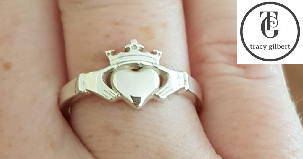 Simple deals claddagh ring